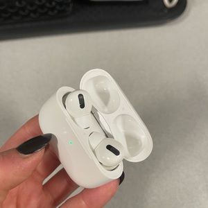 Apple AirPod Pros